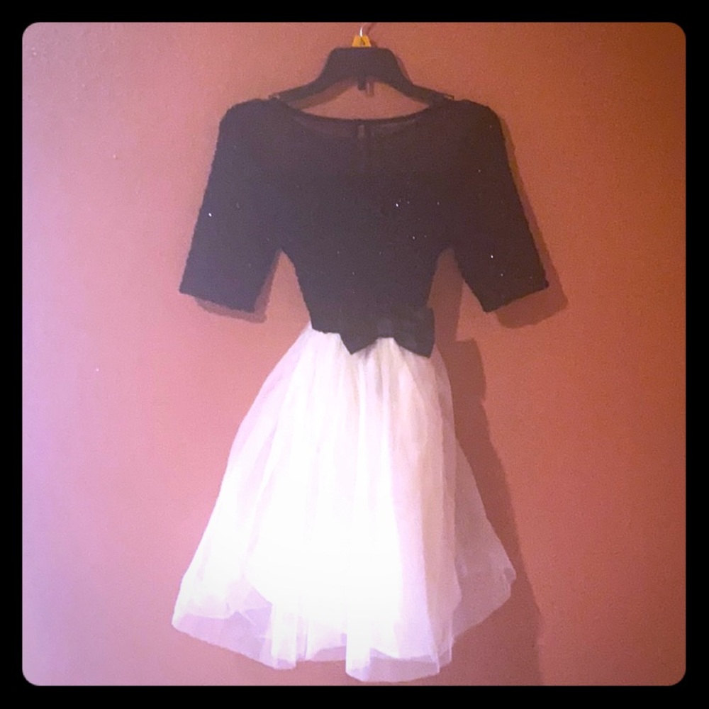 Beautiful Size 10 Holiday/Formal Dress. Worn Once.